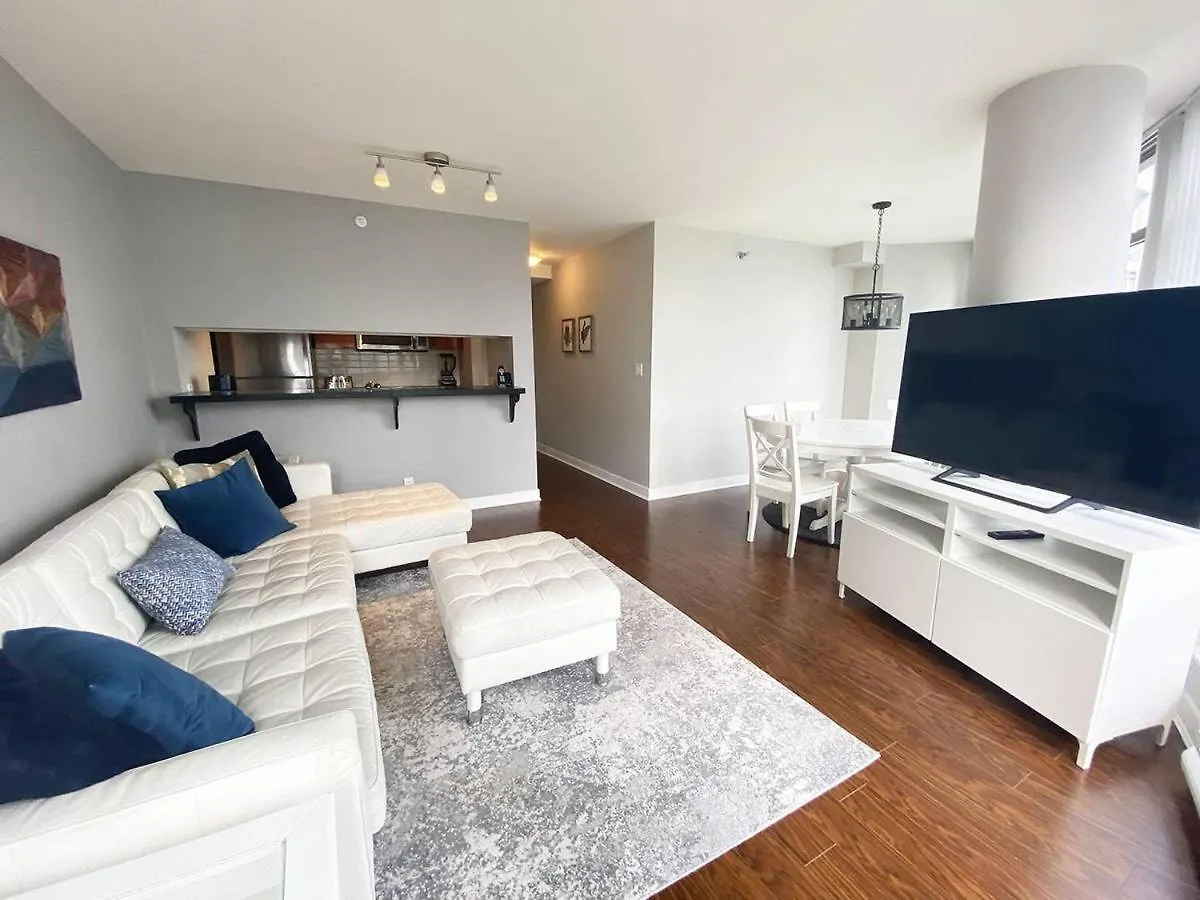 Beautiful 2 Bedroom Apartment Located In Downtown فانكوفر